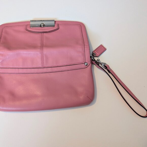 Coach branch Kristin Soft Leather pink wristlet/clutch - Picture 4 of 13